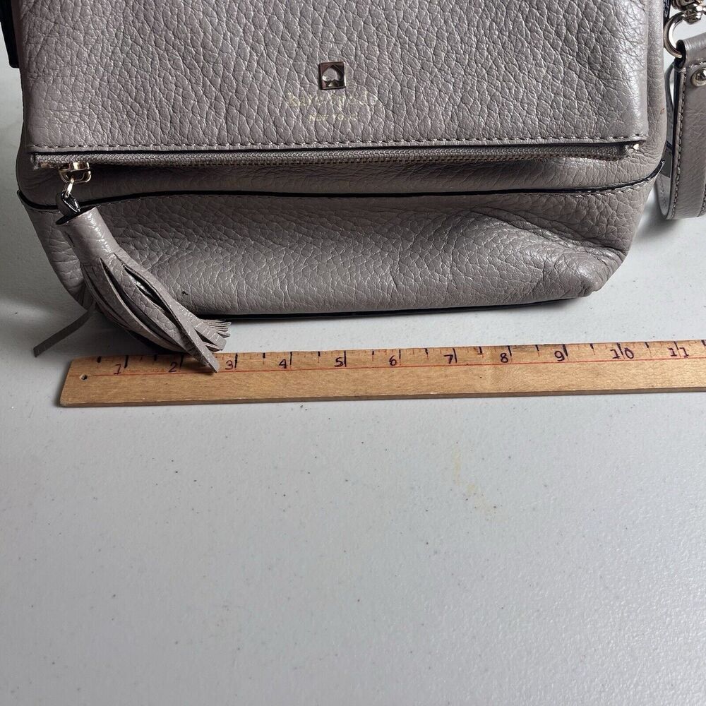 Kate Spade Leila Women's Grey Pebbled Leather Zip Crossbody Purse W/Tassel - Picture 13 of 16